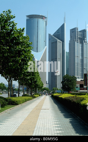 Moderne Gebäude, Park in Pudong, Shanghai, China. Stockfoto