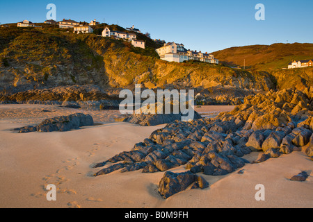Felsen am Strand von Coombesgate North Devon UK Stockfoto