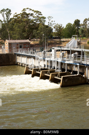 Wasser für die Bewässerung an Goulburn Weir Victoria Australia freigegeben. Stockfoto