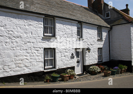 EINER TRADITIONELLEN KORNISCHEN FERIENHAUS IM DORF MOUSEHOLE. CORNWALL. ENGLAND Stockfoto