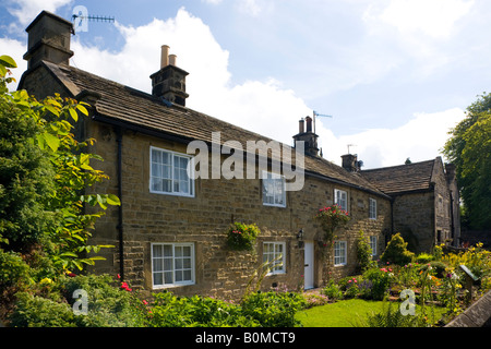 Einige der Pest Cottages in der Church Street in Eyam im Peak District in Derbyshire Stockfoto