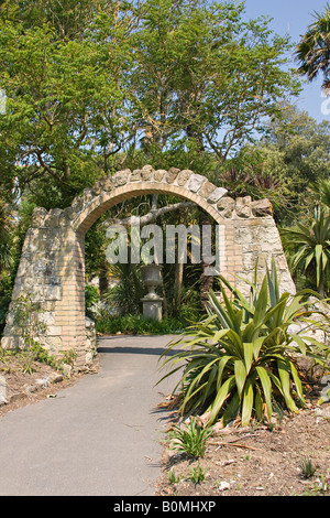 Eingang in den sub-tropischen Palmengarten in Ventnor Botanic Gardens, Isle Of Wight, England, UK Stockfoto