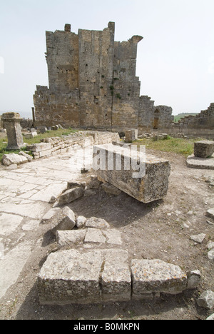 Römische Ruinen in Dougga, die antike Stadt Thugga, Tunesien. Stockfoto