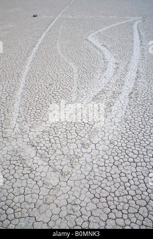 The Racetrack Playa in Death Valley Nationalpark Kalifornien USA Rock aufschieben. Stockfoto