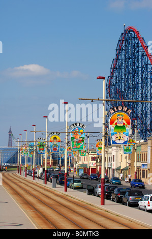 Die Straßenbahn-Linien entlang der Südküste und Pleasure Beach Blackpool Stockfoto