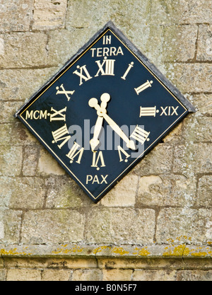 St Mary Magdalene Kirche Uhr Whitgift East Yorkshire UK, die bis 13 auf dem Zifferblatt ist nummeriert Stockfoto