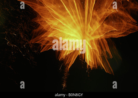 Die Kunst des Feuers arbeitet in beeindruckend Festivals Kerala Indien Stockfoto