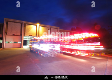 Feuerwehrautos Rennen aus der Feuerwache in Bethesda, Maryland USA Stockfoto