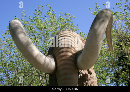 Wolliges Mammut Statue, Parc De La Ciutadella, Barcelona, Spanien Stockfoto