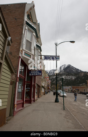 Geschäfte säumen Main Street San Juan Skyway in Ouray Colorado Kleinstadt in den Bergen, die Spitznamen "Schweiz Amerikas" eingebettet Stockfoto