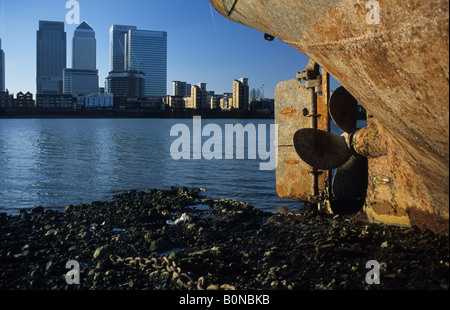 Ansicht von Canary Wharf vom Südufer der Themse, London, England Stockfoto