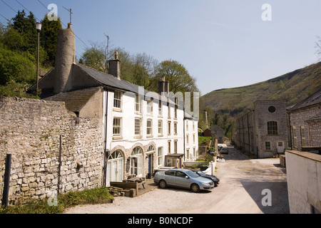 UK Derbyshire Peak District National Park Millers Dale Litton Mill ehemaligen Textilfabrik in Wohnungen umgewandelt Stockfoto