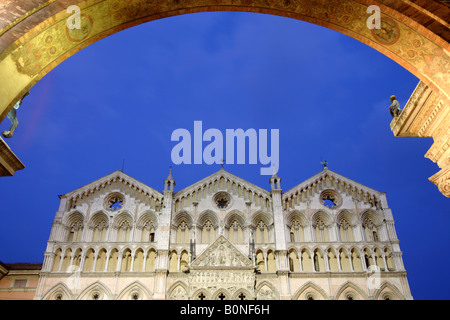 Fassade der Kathedrale von San Giorgio, Ferrara, Italien Stockfoto