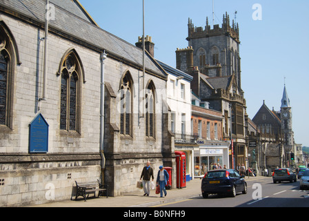 Hohen Weststraße zeigt Dorset County Museum, Dorchester, Dorset, England, Vereinigtes Königreich Stockfoto