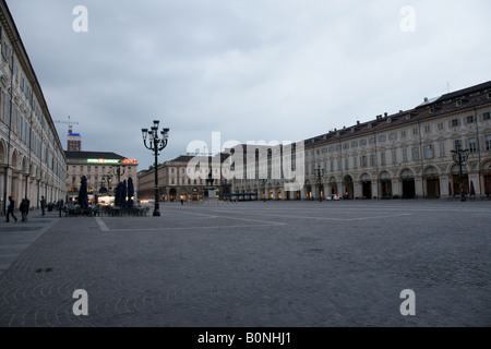 San Carlo-Platz in Turin in der Abenddämmerung. Stockfoto