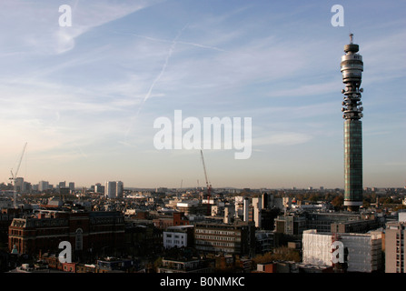 Blick nach Westen in Richtung der BT Tower und darüber hinaus Stockfoto