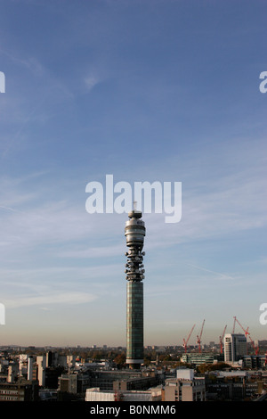 Auf der Suche nach Nordwesten in Richtung der BT Tower und darüber hinaus Stockfoto