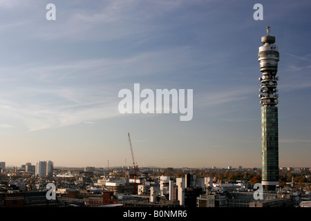 Blick nach Westen in Richtung der BT Tower und darüber hinaus Stockfoto