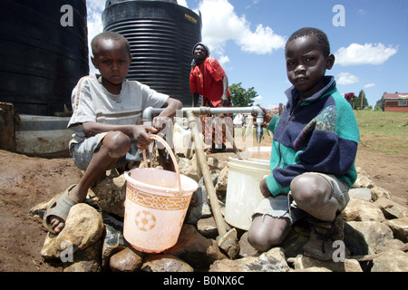 Kenianischen Flüchtlinge jungen (Vertriebene = IDPs) im Flüchtlingslager BURNT Wald, Rift Valley Stockfoto