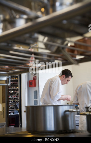 Vorbereitungen vor der Premiere von Gordon Ramsays neues Restaurant im Trianon Palace Hotel in Versailles, Frankreich 2008 Stockfoto