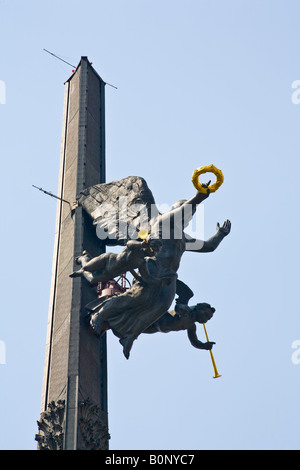 Nike, der Göttin des Sieges, an der Spitze der 150m dreieckig Obelisk Siegespark, Moskau, Russland Stockfoto
