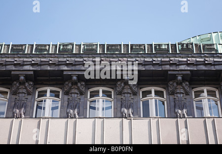 Wien, Brandstätte, Sogenanntes "Zacherlhaus", Erbaut 1903-1905 von Josef Plecnik, Detail Karyatiden von Franz Metzner Stockfoto