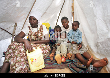 Kenianischen Flüchtlinge (Vertriebene = IDPs) an die Refugee Camp Riruta in Nairobi Stockfoto