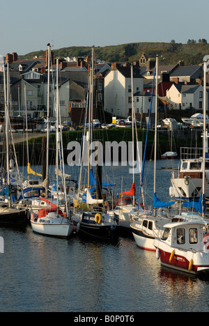 Boote in Aberystwyth marina Stockfoto