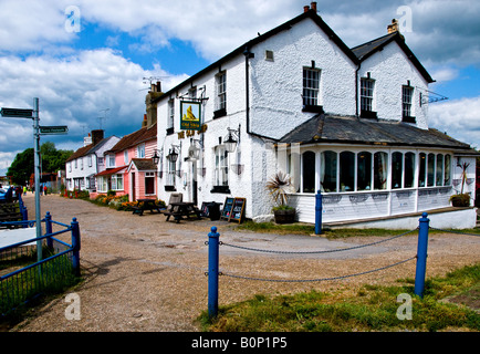 Das Old Ship Inn in Heybridge Becken in Essex. Stockfoto