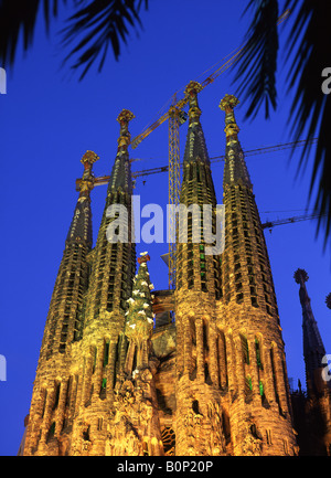 Antoni Gaudis Sagrada Familia Basilika bei Nacht Barcelona Katalonien Spanien Stockfoto