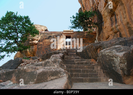 Treppe in Richtung Badami Höhlen, Badami, Karnataka, Indien Stockfoto