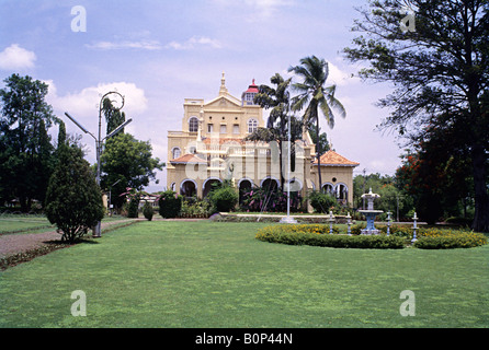 Aga Khan Palast wurde von Sultan Mohammad Shah Aga Khan III in Pune im Jahr 1892 erbaut. Stockfoto