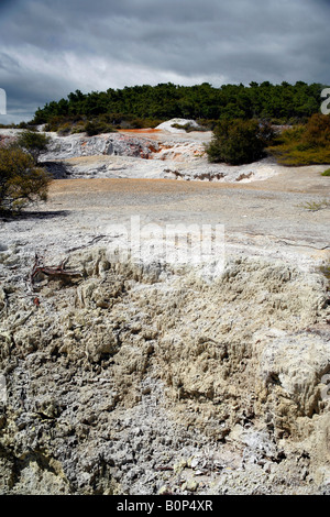 Geothermischen Lagerstätten im Wai-o-Tapu, in der Nähe von Rotorua, Nordinsel, Neuseeland Stockfoto