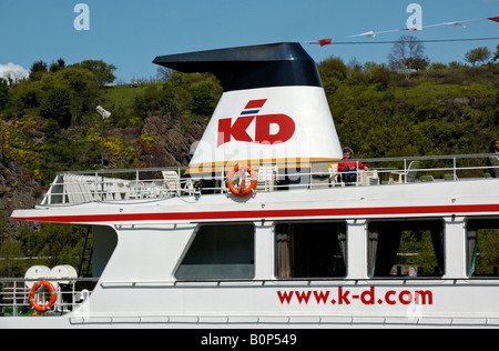 Deck & Trichter KD Fluss Kreuzfahrtschiff in Boppard am Rhein, Deutschland. Stockfoto