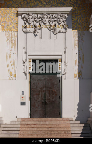 Wien, Sezession, Ausstellungsgebäude von Joseph Maria Olbrich 1897-1898, 'Detail Eingang '' Kunstströmungen Architektur Plastik'' ' Stockfoto