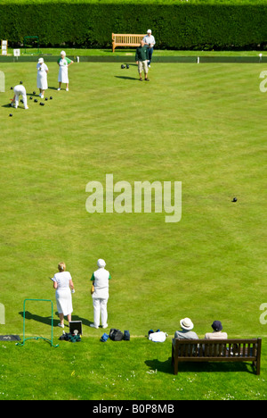 Vertikale erhöhte Ansicht der konkurrierenden Mannschaften ein Ende in einem Spiel der Schüsseln an einem sonnigen Tag. Stockfoto