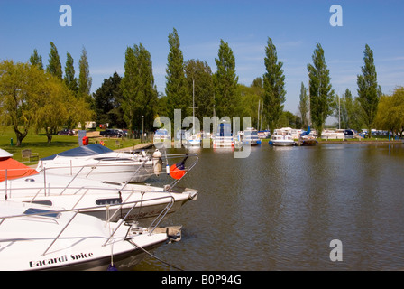 Zentrum der Waveney River, Burgh St. Peter, Norfolk, Großbritannien Stockfoto