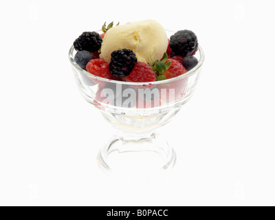 Eis mit gemischten Beeren Stockfoto