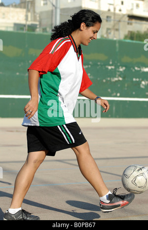 Palästinensische Frauen Fußball Nationalmannschaft Ausbildung in Bethlehem, Honig ist der Kapitän des Teams Stockfoto