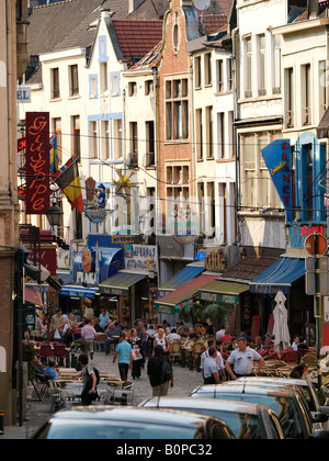 Straße mit Restaurants in der Stadt von Brüssel Belgien Stockfoto