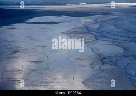 Figuren am Strand Zoll Strang Dingle Halbinsel Co Kerry Irland Stockfoto