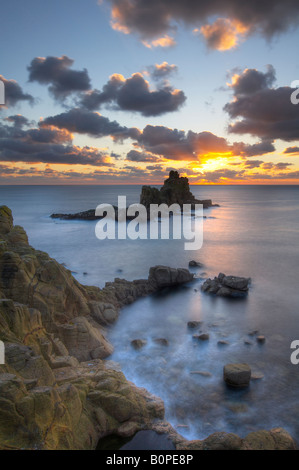 Lands End in der Abenddämmerung, Cornwall, England, UK (NR) Stockfoto