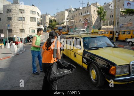 Honig, Kapitän der palästinensischen nationalen Frauen-Fußball-Nationalmannschaft auf dem Weg zur Ausbildung in Bethlehem Stockfoto