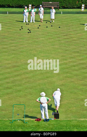 Eine Luftaufnahme des älteren Menschen während einer Schalen passen an einem sonnigen Tag in Rye. Stockfoto