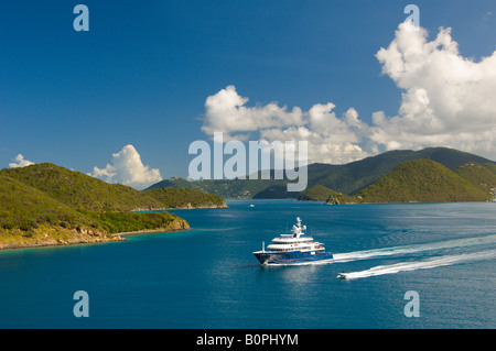 Schiffsverkehr in der Nähe der Insel Tortola British Virgin Islands Stockfoto