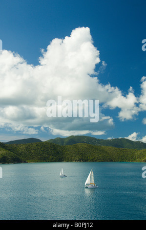 Kleine Segelboote in der Nähe von Tortola British Virgin Islands Stockfoto