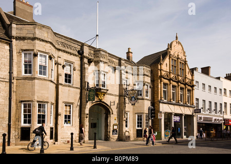 UK England Lincolnshire Grantham High Street Angel and Royal Hotel Pre Reformation 15. Jahrhundert Gebäude Stockfoto