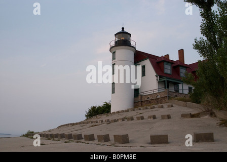 Zeigen Sie Betsie Leuchtturm in der Dämmerung, Frankfort Michigan Vereinigte Staaten von Amerika Stockfoto