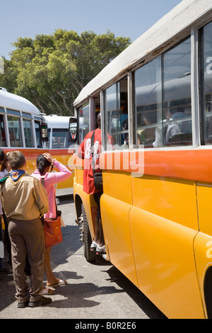 Leyland Daf maltesischen Busse in Funtana tat-Tritoni Valetta Leyland DAF Bus vorne & Grille, Malta. Stockfoto