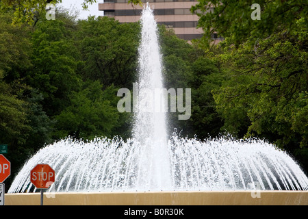 Wasser-Brunnen am Nordeingang, Hermann Park in Houston Texas Stockfoto